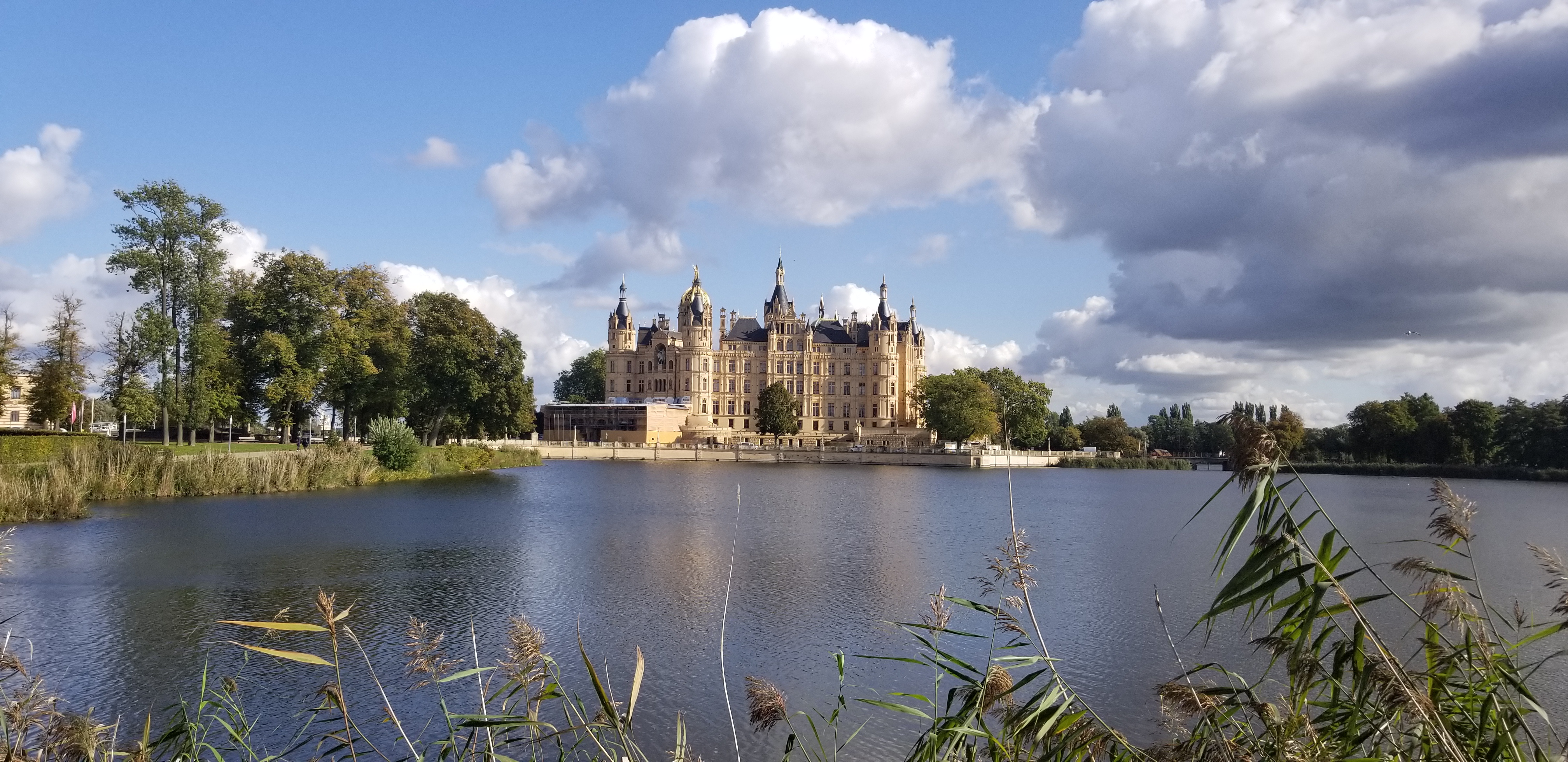 Schloss Schwerin during the day