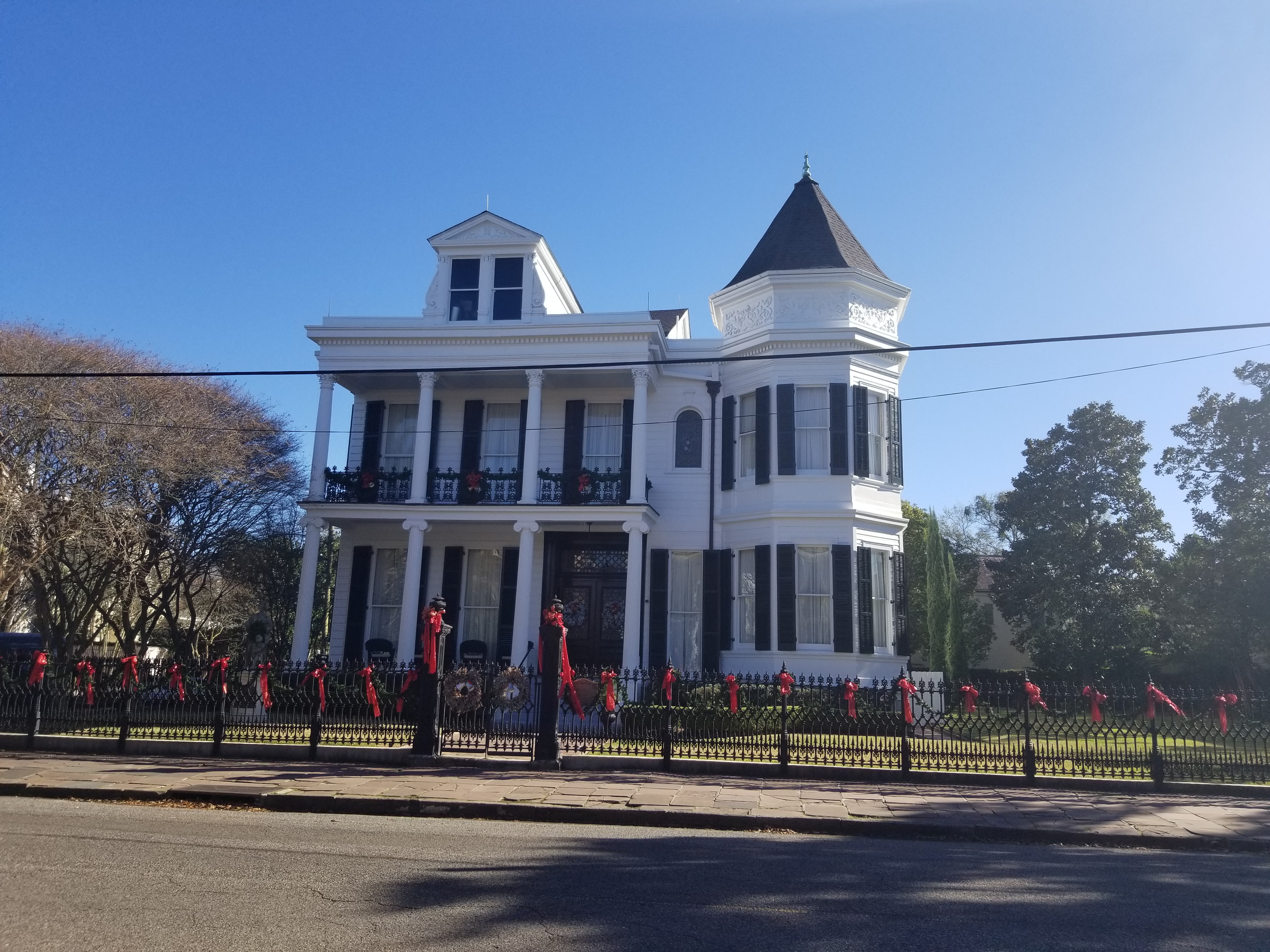 One of many fancy houses in the Garden District of New Orleans