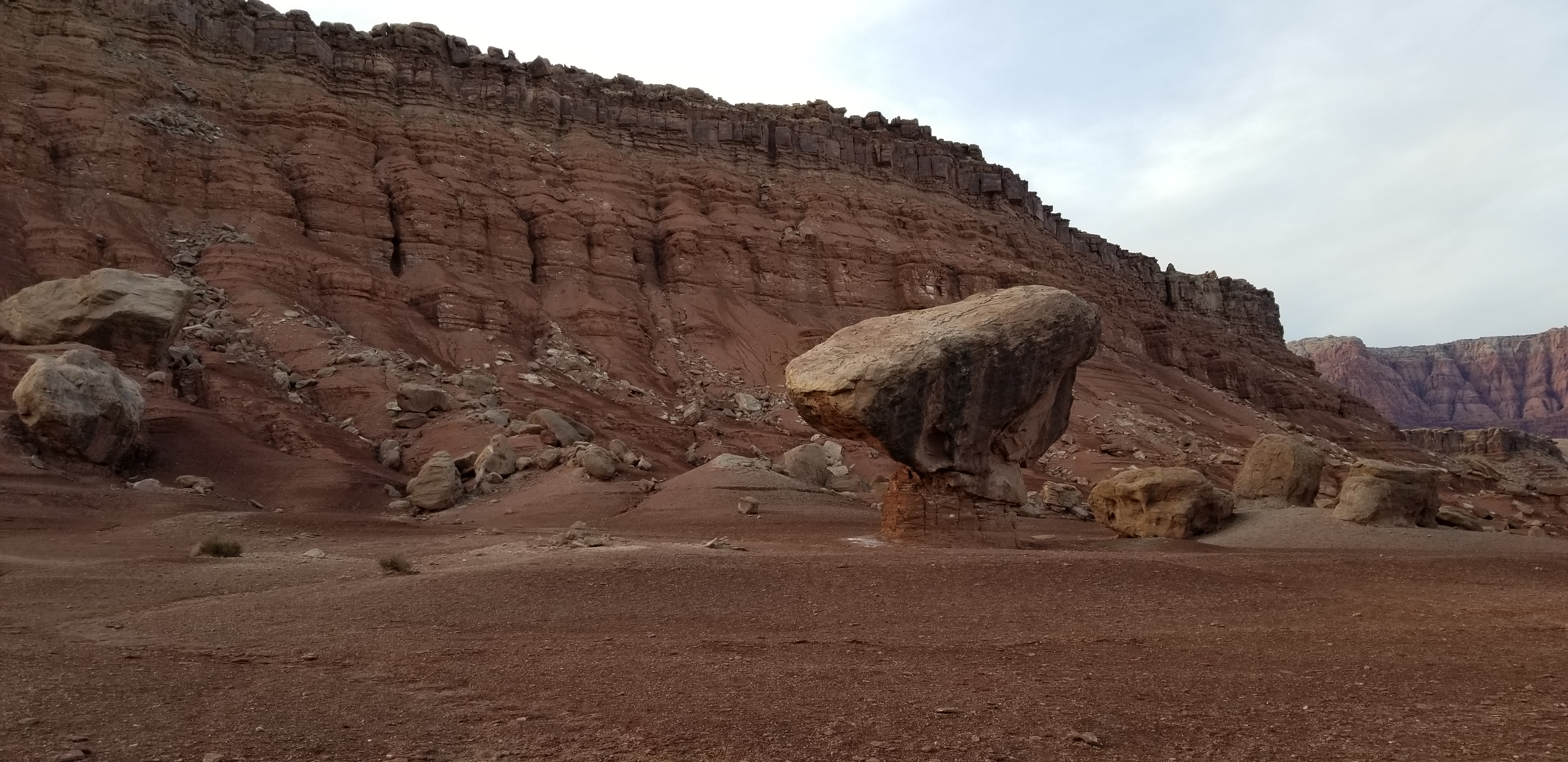 Balanced rock in Glen Canyon, Arizona